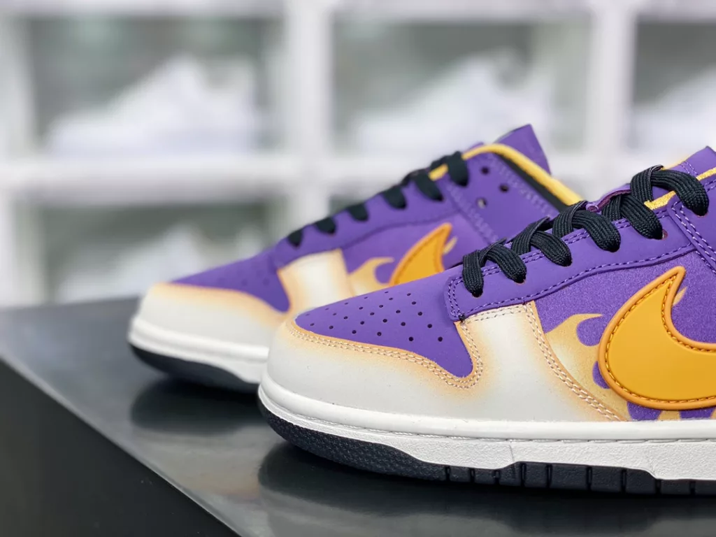 Nike SB Dunk Low Nike SB Dunk Low