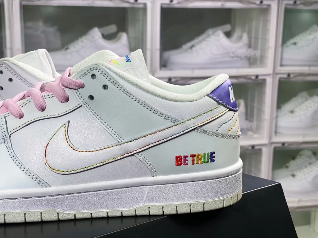 Nike SB Dunk Low Nike SB Dunk Low