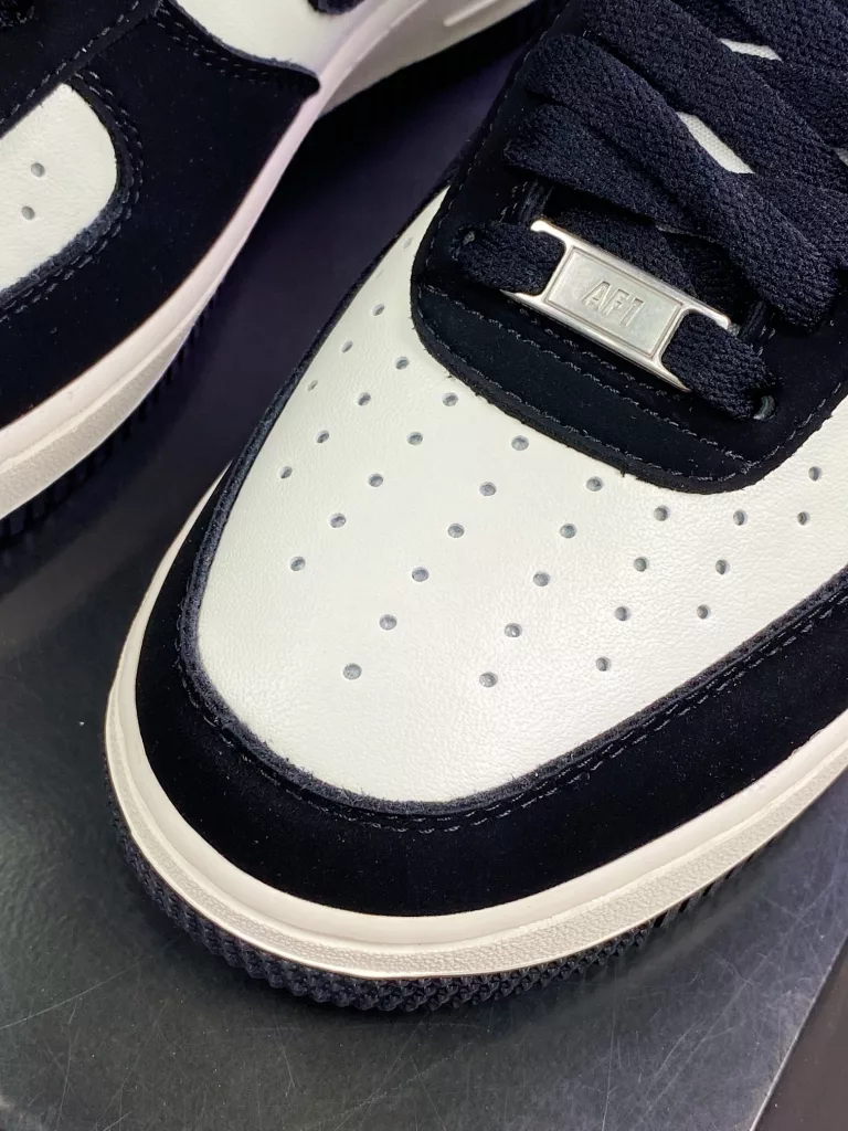 Nike Air Force 1'07 Low Leather Nike Air Force 1'07 Low Leather