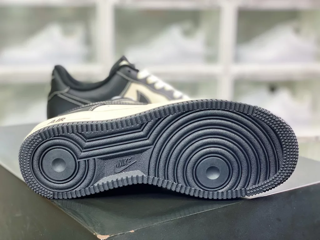 Nike Air Force 1'07 Low Nike Air Force 1'07 Low