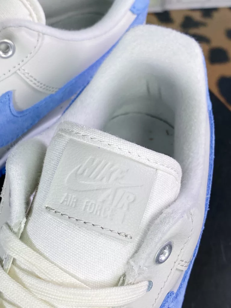 Nike Air Force 1 07 LV8 Nike Air Force 1 07 LV8