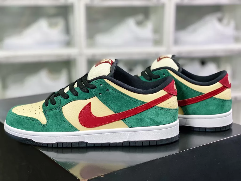 Nike SB Dunk Low Pro Nike SB Dunk Low Pro