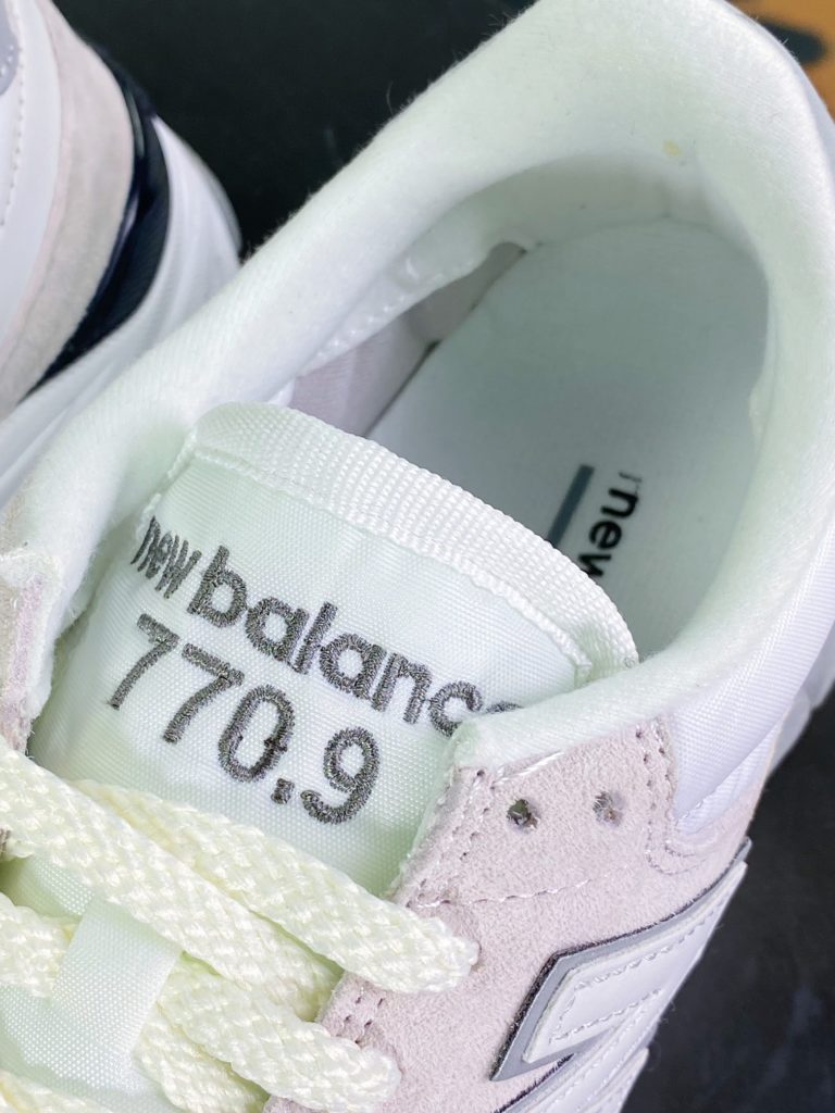 Made in UK M7709 British Series Vintage Dad Style Casual Sports Jogging Shoe Made in UK M7709 British Series Vintage Dad Style Casual Sports Jogging Shoe
