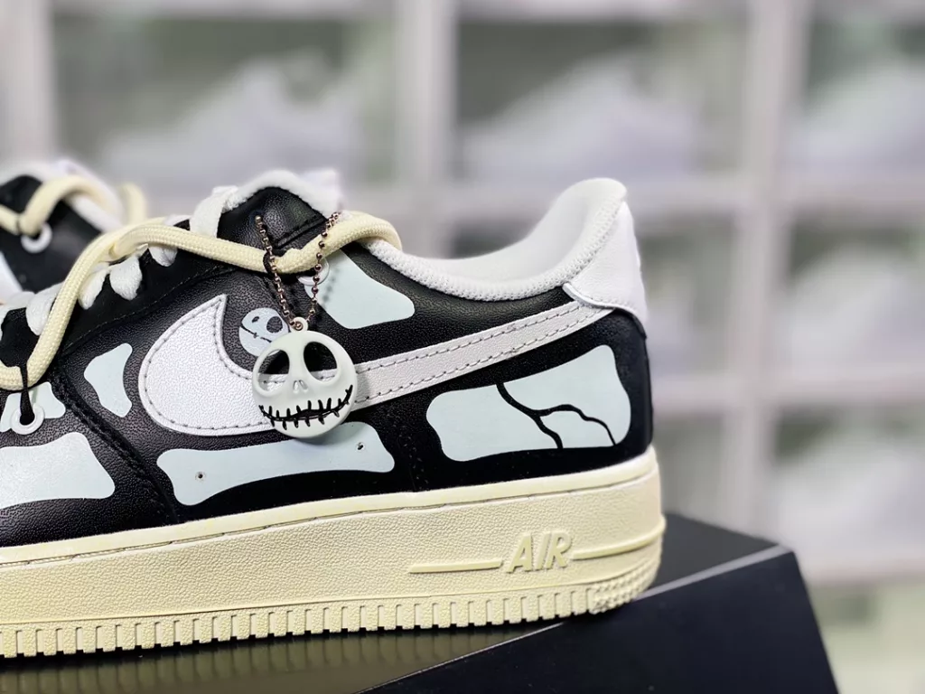 Nike Air Force 1 07 LV8 Nike Air Force 1 07 LV8