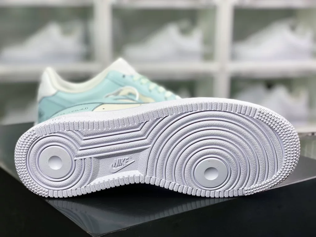 Nike Air Force 1 07 LV8 Nike Air Force 1 07 LV8