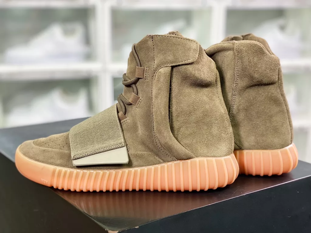 Kanye West x Originals YEEZY BOOST 750 Kanye West x Originals YEEZY BOOST 750