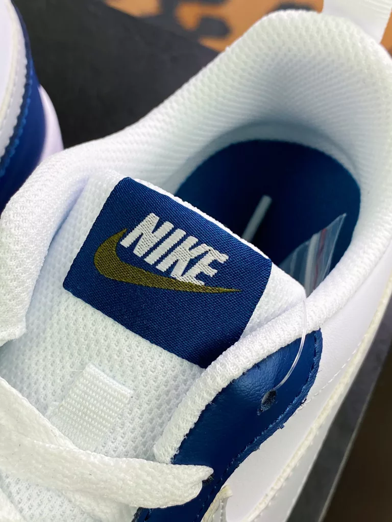 Nike Court Borough Low 2 Nike Court Borough Low 2