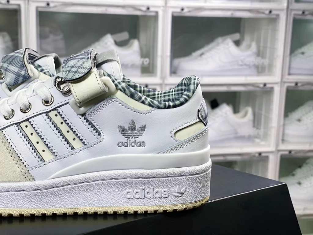 Adidas Clover Originals Forum 84 Low Roman Collection Velcro Low Top Vintage Lace up Versatile Casual Sports Board Shoes White Beige Grey Checker Blue Adidas Clover Originals Forum 84 Low Roman Collection Velcro Low Top Vintage Lace up Versatile Casual Sports Board Shoes White Beige Grey Checker Blue