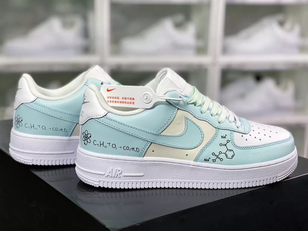 Nike Air Force 1 07 LV8 Nike Air Force 1 07 LV8