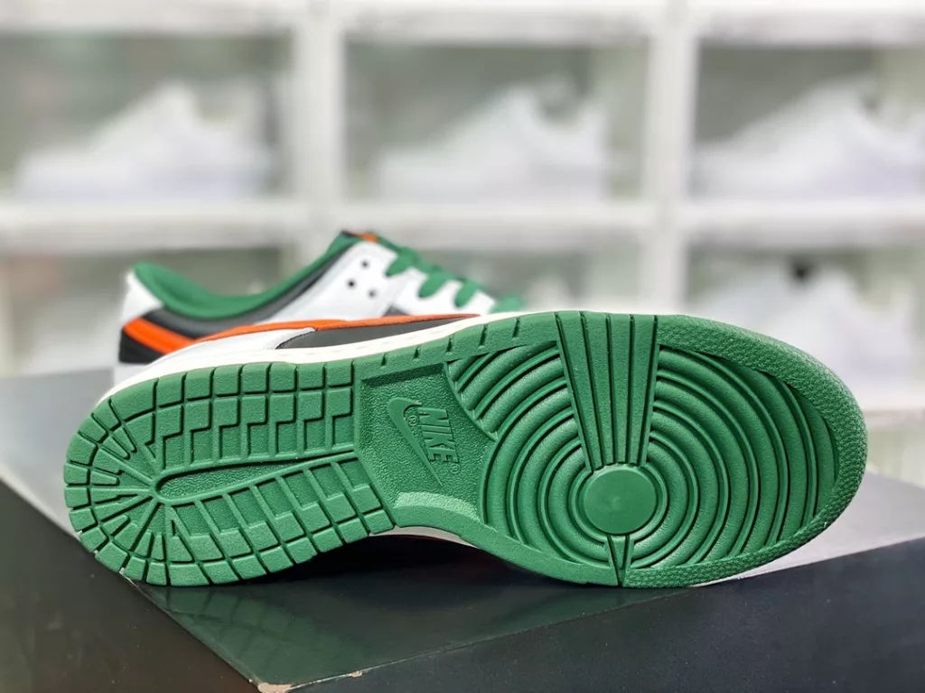 Nike By You SB Dunk Low Retro SP Dunk Collection Low Top Casual Sports Skateboarding Board Shoe Nike By You SB Dunk Low Retro SP Dunk Collection Low Top Casual Sports Skateboarding Board Shoe