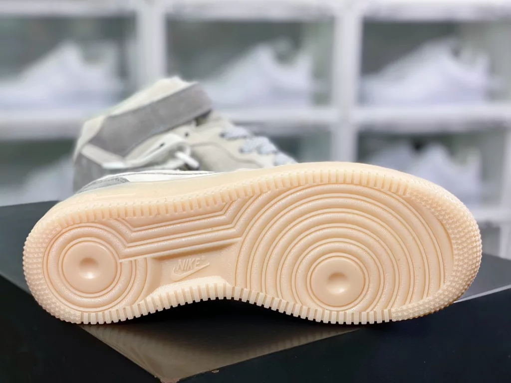 Defending champion Reigning Champ x Air Force 1'07 Mid Air Force One Classic mid top versatile casual sports board shoes Defending champion Reigning Champ x Air Force 1'07 Mid Air Force One Classic mid top versatile casual sports board shoes