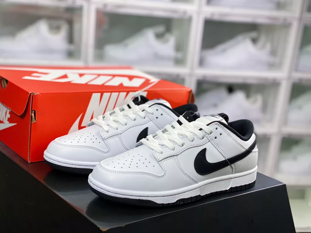 New Nike WMNS SB Dunk Low New Nike WMNS SB Dunk Low