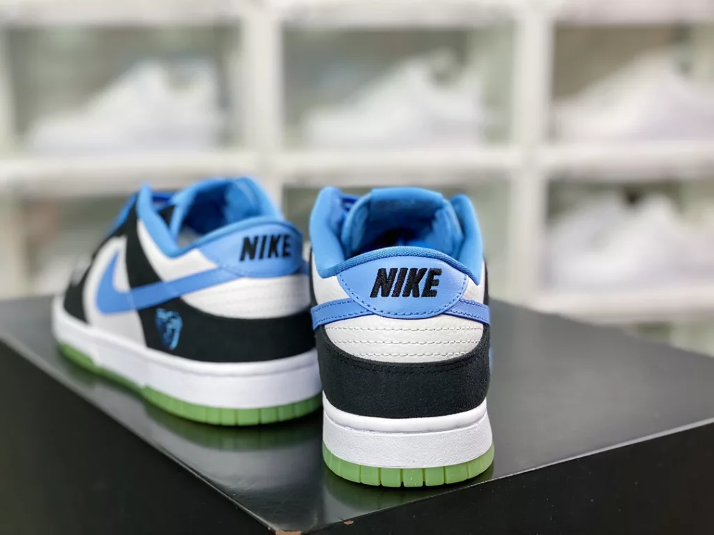 Nike SB Dunk Low Nike SB Dunk Low