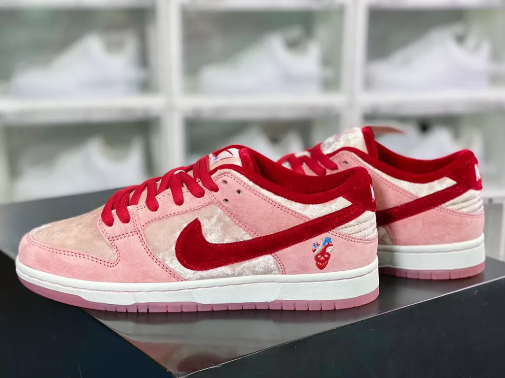 Nike SB Dunk Low Nike SB Dunk Low