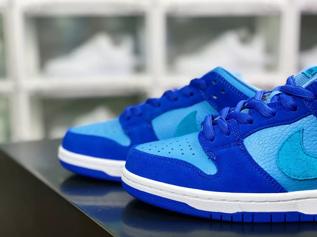 Nike SB Dunk Low Nike SB Dunk Low