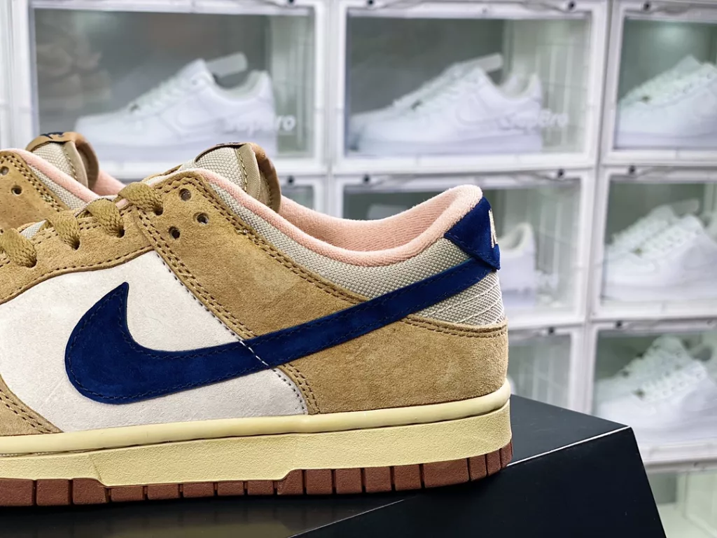 Nike SB Dunk Low Cl Nike SB Dunk Low Cl