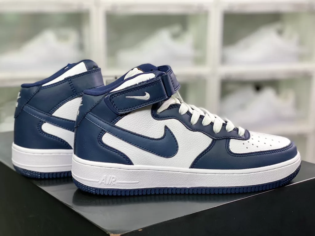 Nike Air Force 1'07 Mid Nike Air Force 1'07 Mid