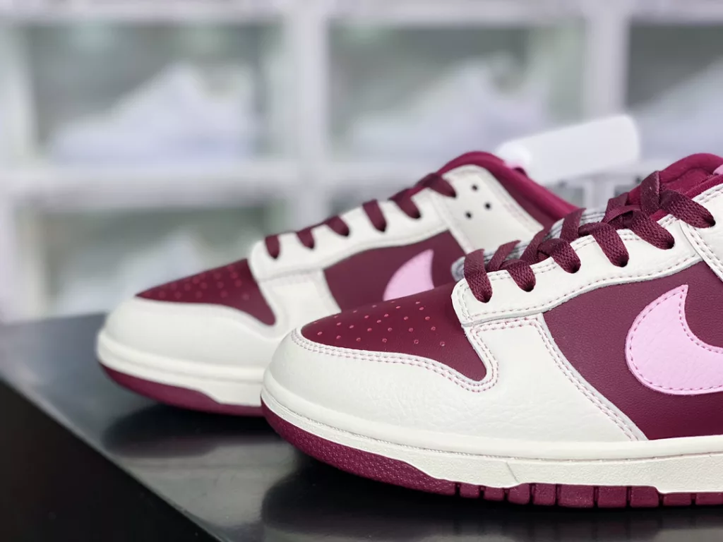 Nike SB Dunk Low Nike SB Dunk Low