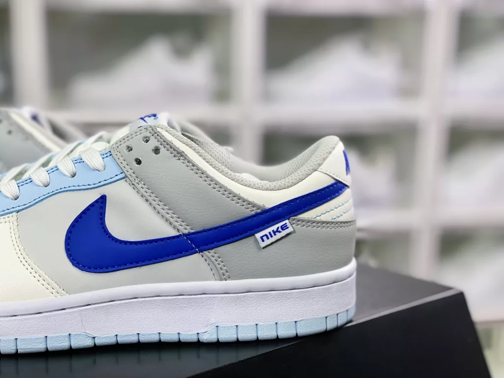 Nike WMNS SB Dunk Low GS Nike WMNS SB Dunk Low GS