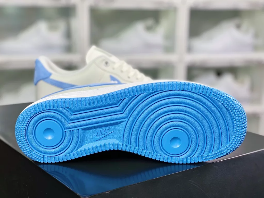 Nike Air Force 1 07 LV8 Nike Air Force 1 07 LV8