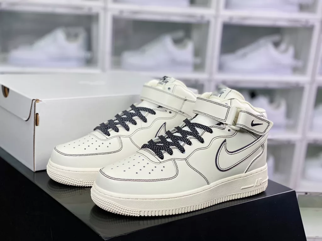 Nike Air Force 1'07 Mid Nike Air Force 1'07 Mid