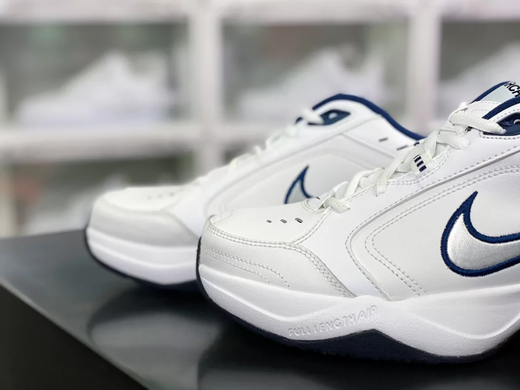 Nike Air Monarch IV Nike Air Monarch IV