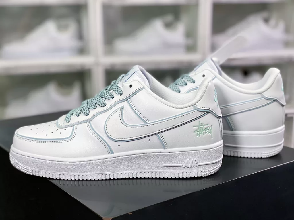The street fashion brand of the American ancestor Stussy x Air Force 1 ´ 07 The street fashion brand of the American ancestor Stussy x Air Force 1 ´ 07