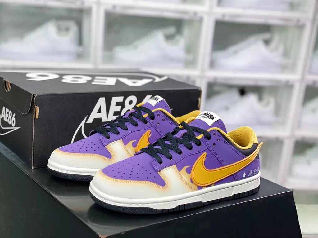 Nike SB Dunk Low Nike SB Dunk Low