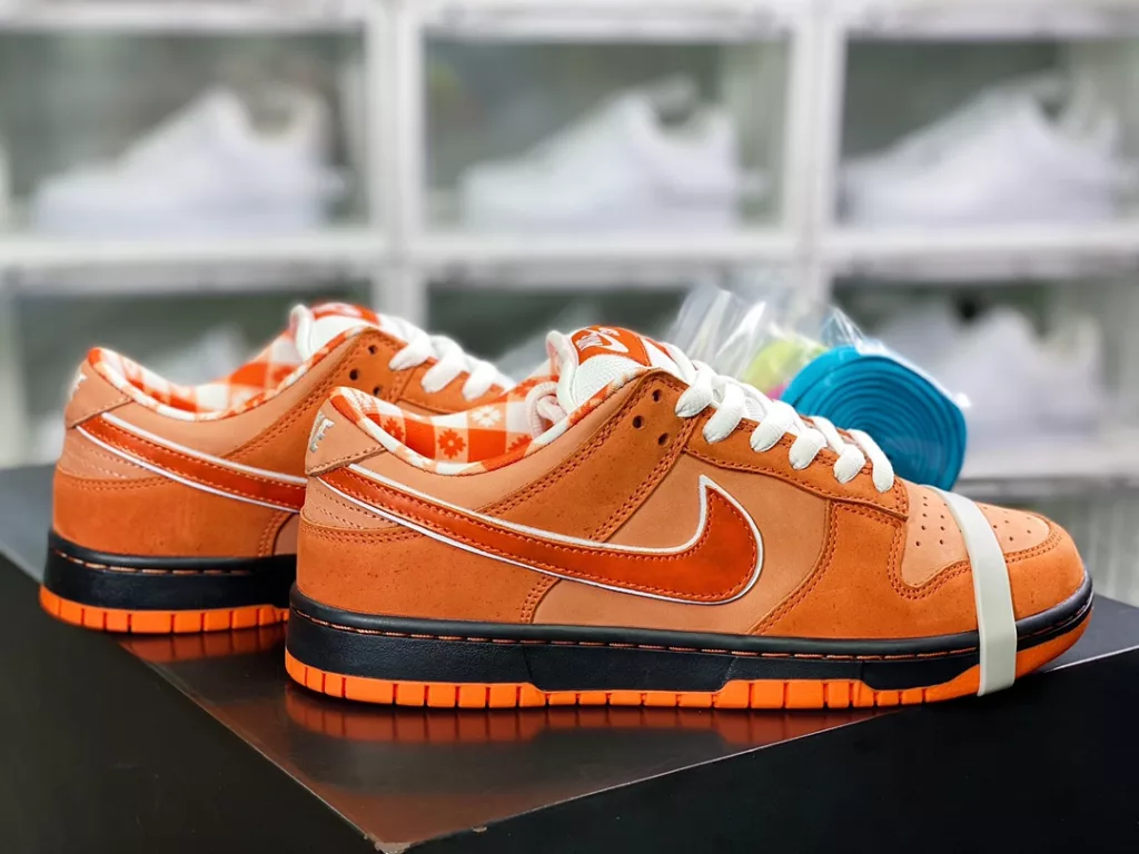 Boston Famous Shoe Store Heavyweight Co branded Concepts x SB Dunk Low Boston Famous Shoe Store Heavyweight Co branded Concepts x SB Dunk Low