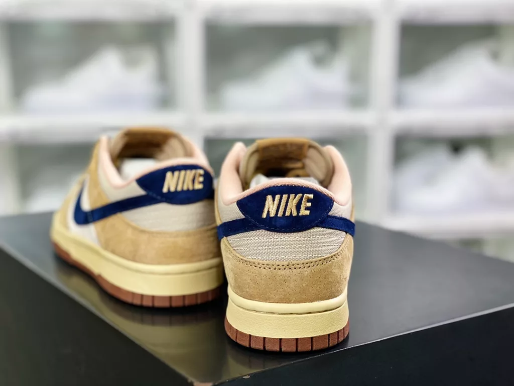 Nike SB Dunk Low Cl Nike SB Dunk Low Cl