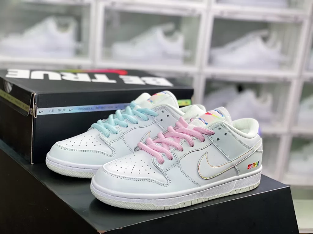Nike SB Dunk Low Nike SB Dunk Low