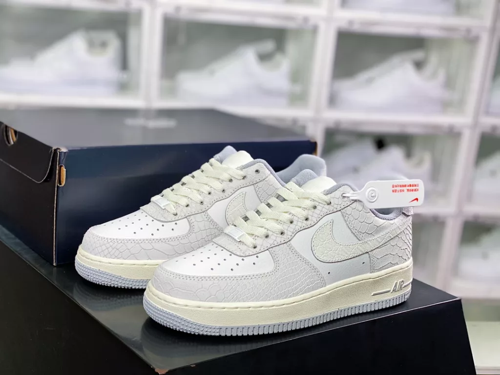 Nike Wmns Air Force 1'07 Low Nike Wmns Air Force 1'07 Low