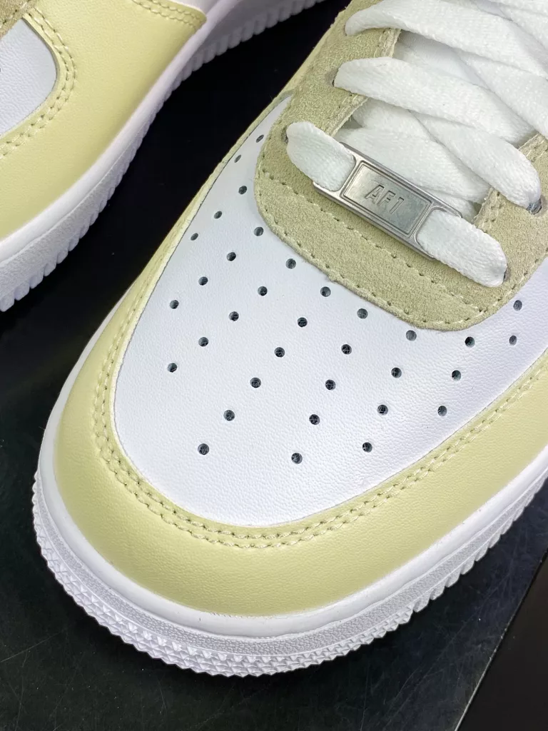 New Nike Air Force 1'07 Low New Nike Air Force 1'07 Low