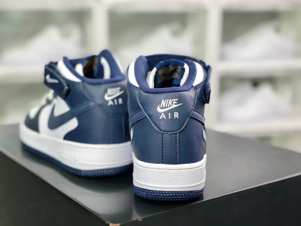 Nike Air Force 1'07 Mid Nike Air Force 1'07 Mid