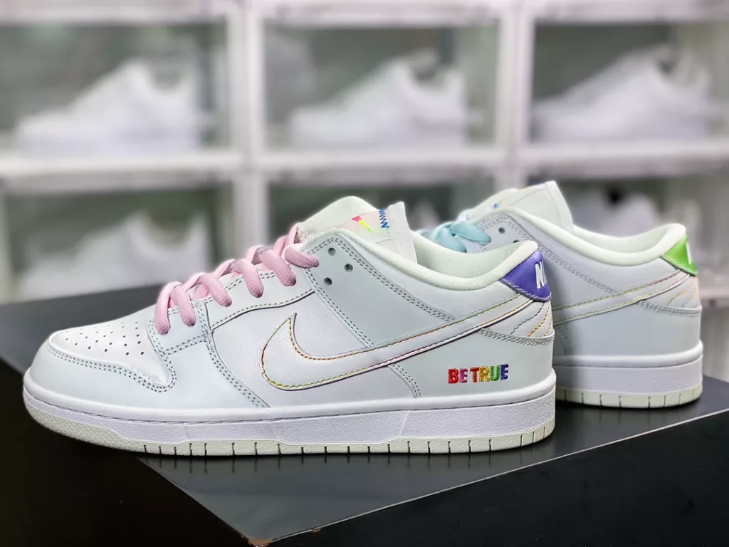 Nike SB Dunk Low Nike SB Dunk Low