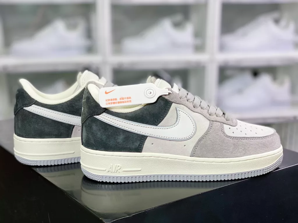 Nike Air Force 1'07 Low LX Nike Air Force 1'07 Low LX