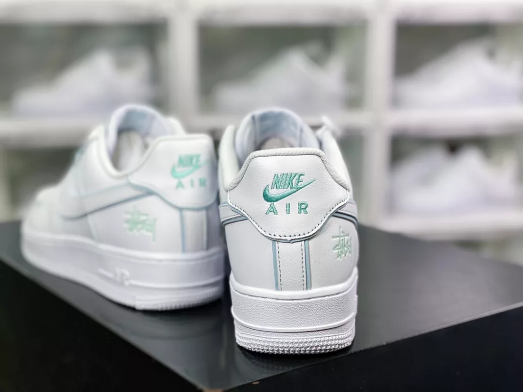 The street fashion brand of the American ancestor Stussy x Air Force 1 ´ 07 The street fashion brand of the American ancestor Stussy x Air Force 1 ´ 07