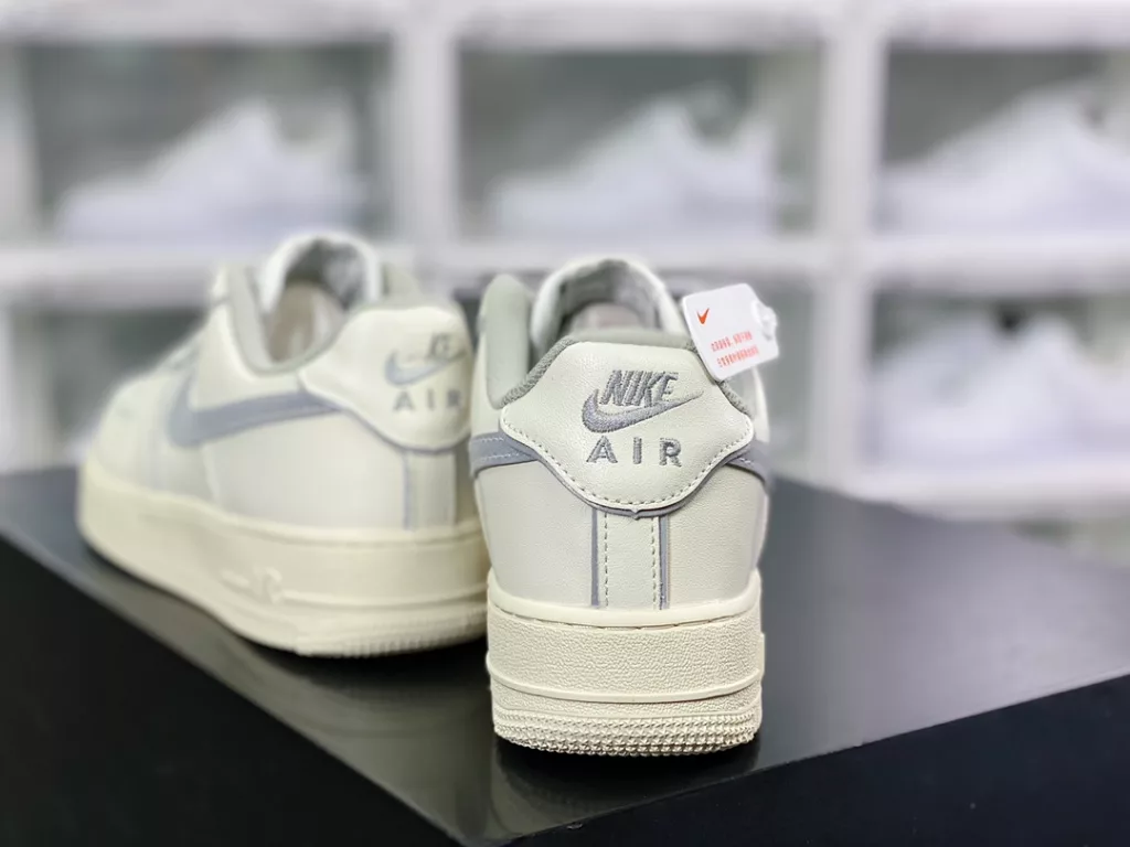 Nike Air Force 1'07 Low Leather Nike Air Force 1'07 Low Leather
