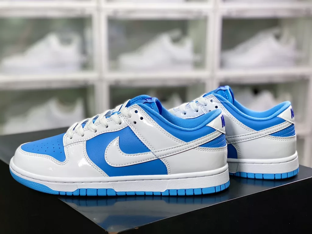 Nike WMNS SB Dunk Low Nike WMNS SB Dunk Low