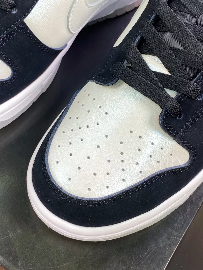 Nike By You SB Dunk Low Retro SP Dunk Collection Low Top Casual Sports Skateboarding Board Shoe Nike By You SB Dunk Low Retro SP Dunk Collection Low Top Casual Sports Skateboarding Board Shoe