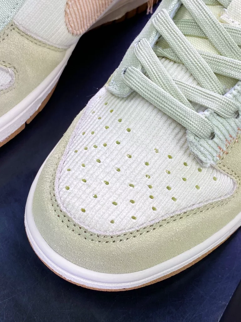 The all-new Nike WMNS SB Dunk Low The all-new Nike WMNS SB Dunk Low