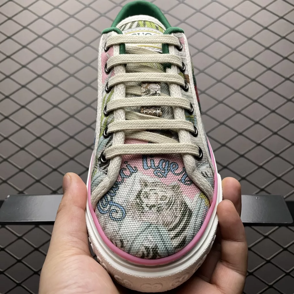 Local self sourced online shopping for Gucci Tennis 1977 series low top casual board shoes, high-end retail for quality, official synchronization, new color matching, exclusive launch, highest version available on the market, full set of original shoe development, cabinet packaging and accessories, size: 35 36 37 38 39