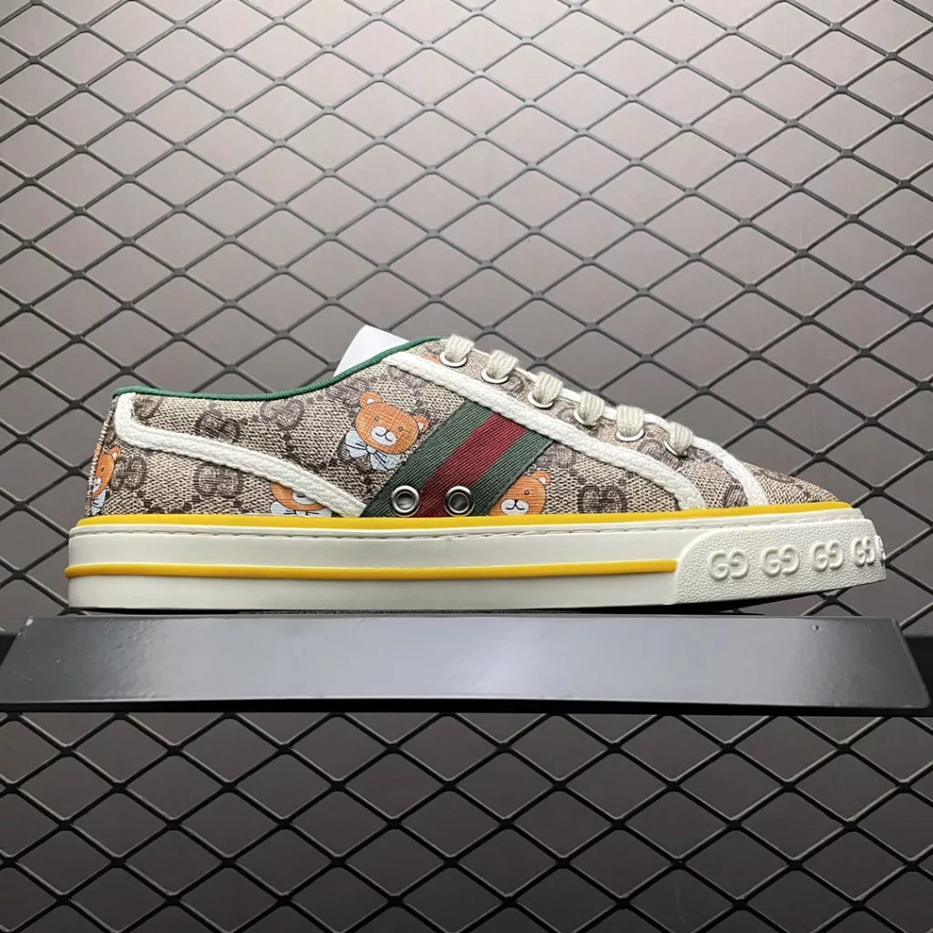 Local self sourced online shopping for Gucci Tennis 1977 series low top casual board shoes, high-end retail for quality, official synchronization, new color matching, exclusive launch, highest version available on the market, full set of original shoe development, cabinet packaging and accessories, size: 35 36 37 38 39