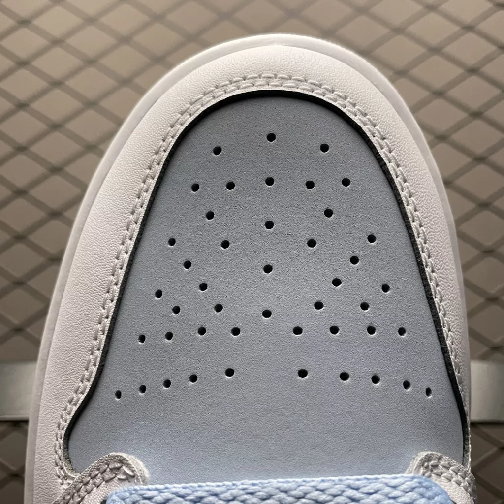 Locally sourced Air Jordan 1 Mid AJ1 Qiao 1 Mid Top Cultural Basketball Shoe DV1308-104, the highest quality original shoe development platform available in the market, with a dedicated OEM production line for orders. Each color scheme is purchased, and the original shoes are confirmed with details. Actual shooting size: 40 40.5 41 42 42.5 43 44 44.5 45 46 plaits