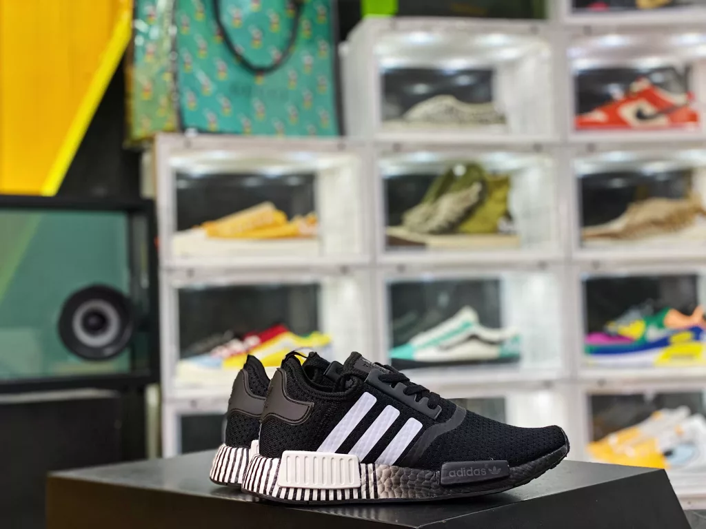 Classic remanufactured version # Genuine and authentic materials for men and women's shoes # Full length Boost+stability module ❗ Classic color scheme, Adidas adidas Clover Originals NMD_ R1 Primeknit 