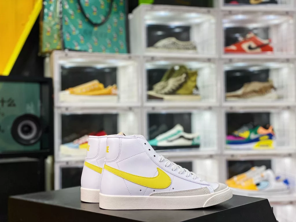 Nike Blazer Mid Versatile Piece Company level Strongest Nike Blazer Trailblazer ‼️ The timeless trend of IP craftsmanship, fine needle stitching, and wiring all follow the original shoe label, the original box, and the pure original shoe upper pulled back from Qingdao QT, LX3, factory made in 10