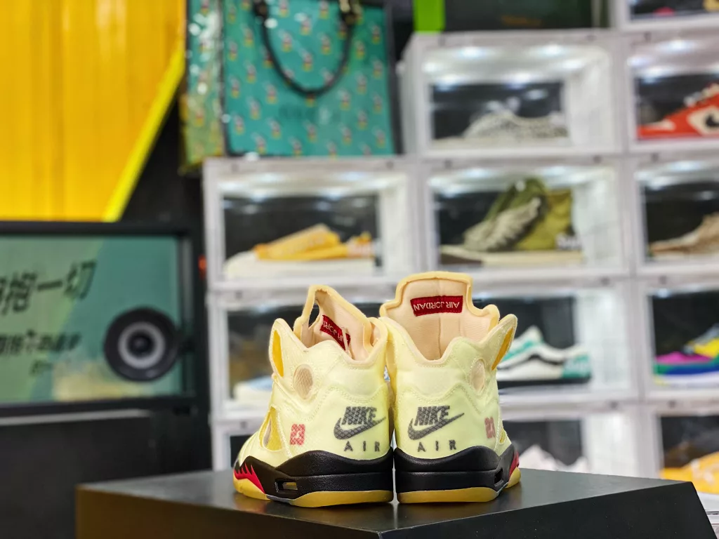 Tasting the Fresh Off White x Air Jordan Retro 5 Sail OW Beige Red 2020 AJ5 Celebrates 30th Anniversary with Exclusive American Fashion Luxury Brand Reunion Black 3M 