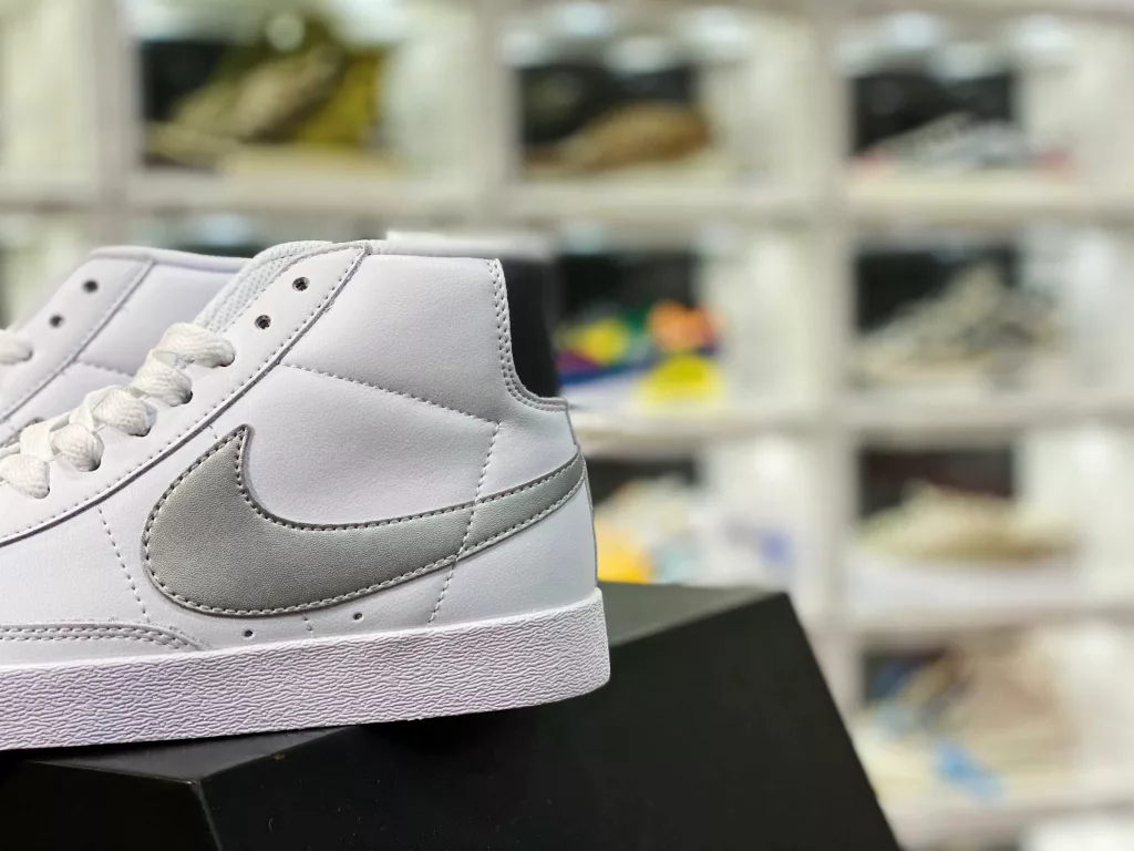 Nike Blazer Mid Versatile Piece Company level Strongest Nike Blazer Trailblazer ‼️ The timeless trend of IP craftsmanship, fine needle stitching, and wiring all follow the original shoe label, the original box, and the pure original shoe upper pulled back from Qingdao QT, LX3 factory made in 10