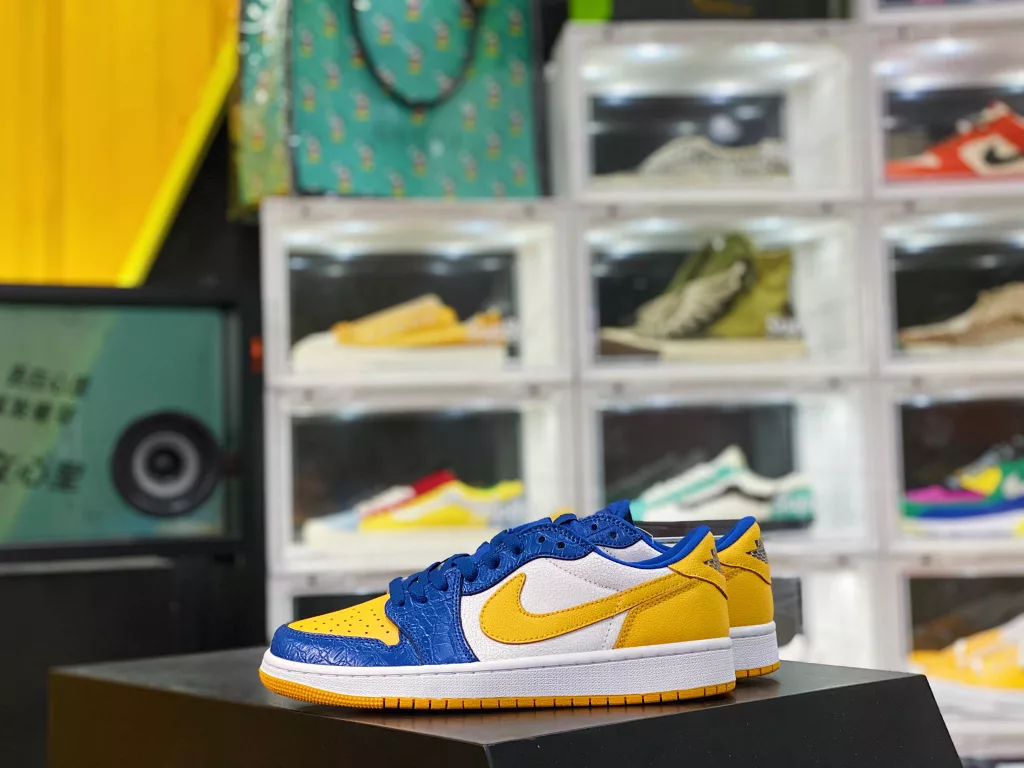 Air Jordan 1 Low AJ1 Low Top Cultural Basketball Shoe CZ6909-2010