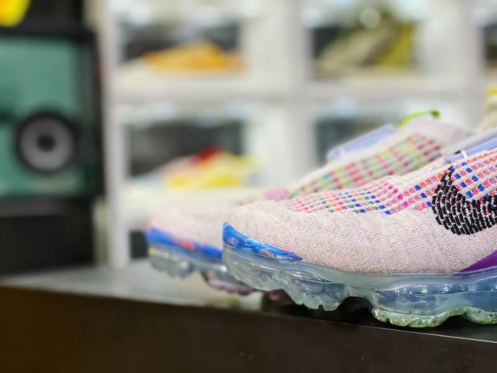 Air Vaporax 2020 FK Pure Platinum Grey Blue Rainbow 🌈 Weaving this product using recycled materials and recycled design methods, due to its weight proportion of recycled materials reaching at least 50%, it truly becomes Nike10